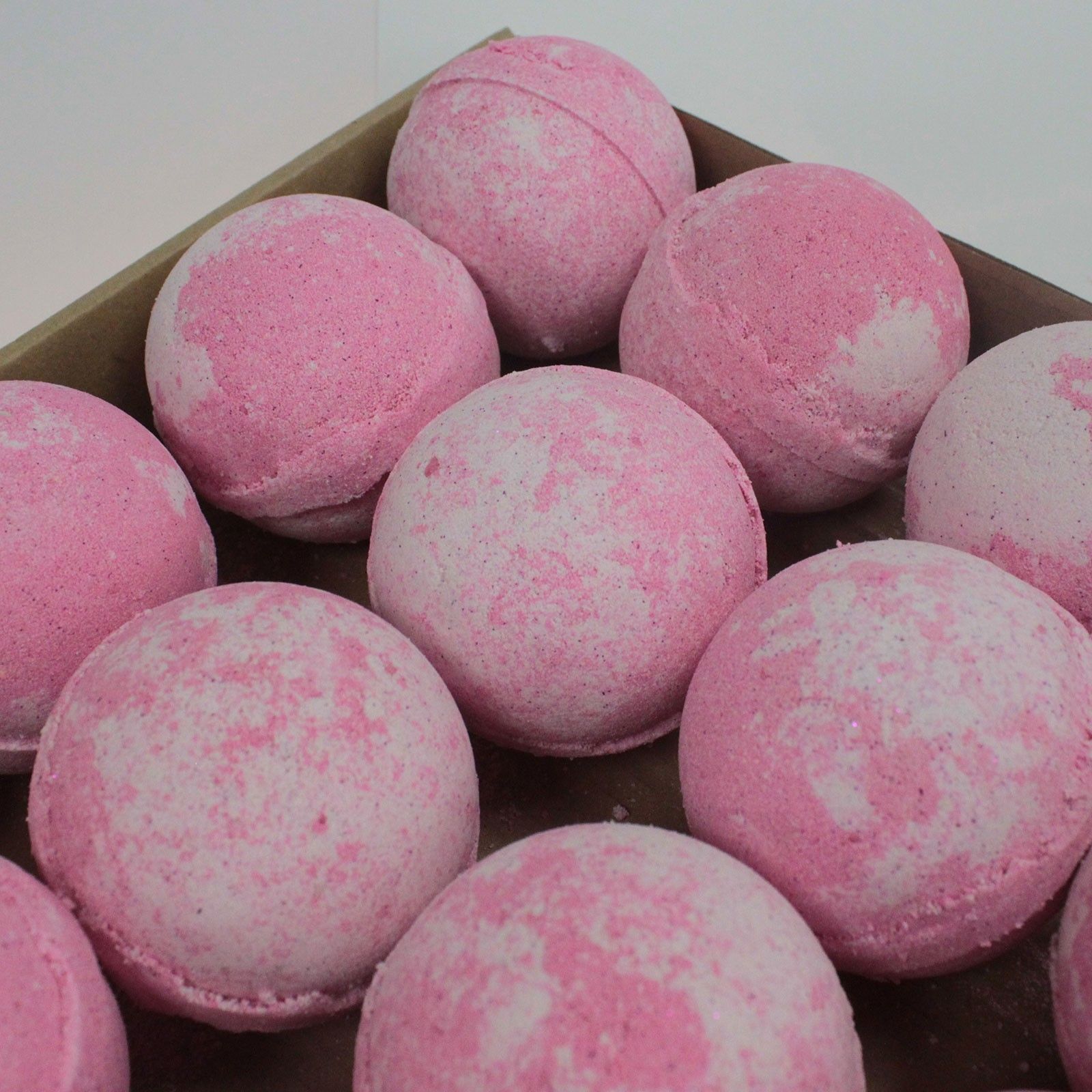 Party Girl Bath Bomb | www.artisan-gifts.co.uk 3 Party Girl Bath Bomb | www.artisan-gifts.co.uk 2